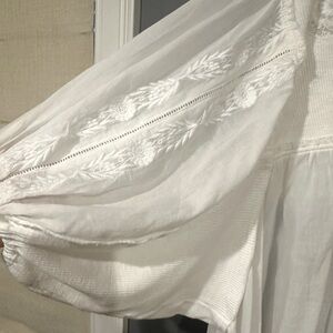 Free People Blossom Balloon Sleeve Boho- Embroidered Blouse size XS